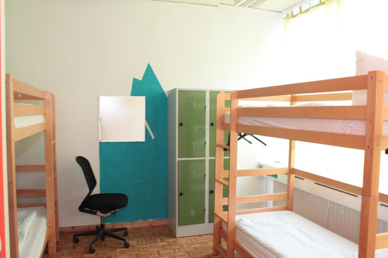 Bed 2 Am Kurfurstendamm Hostel Berlijn